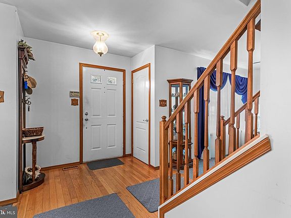 4th image of 12 Morris Dr