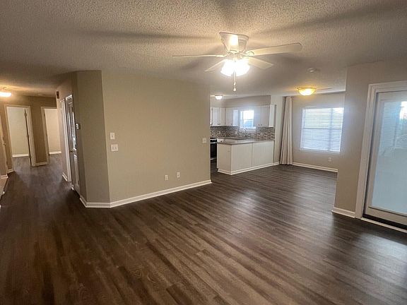 3rd image of 3007 Mulberry Ln #A