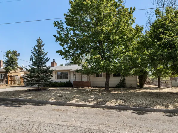 155 NE 8th St, Madras, OR 97741