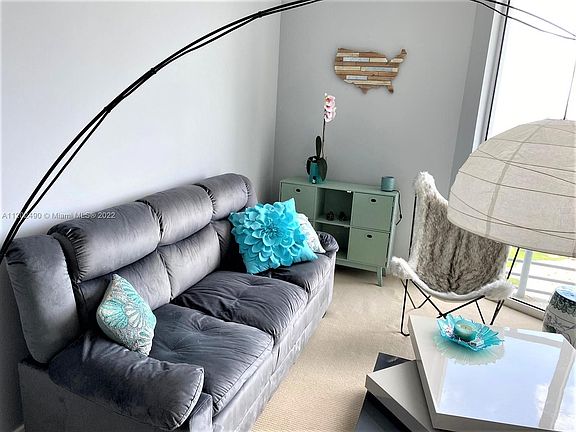 5th image of 325 Biscayne Blvd #3718
