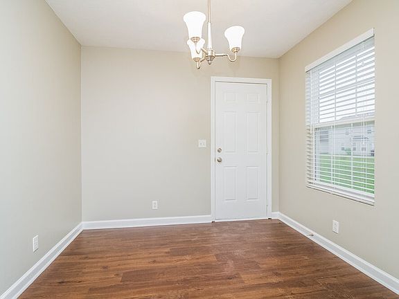 3rd image of 1416 Westview Dr