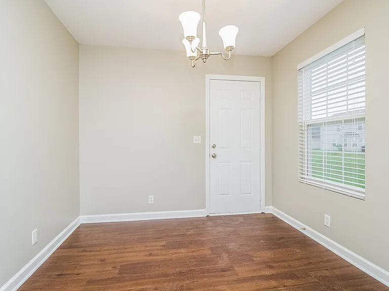 1416 Westview Dr — Photo 3