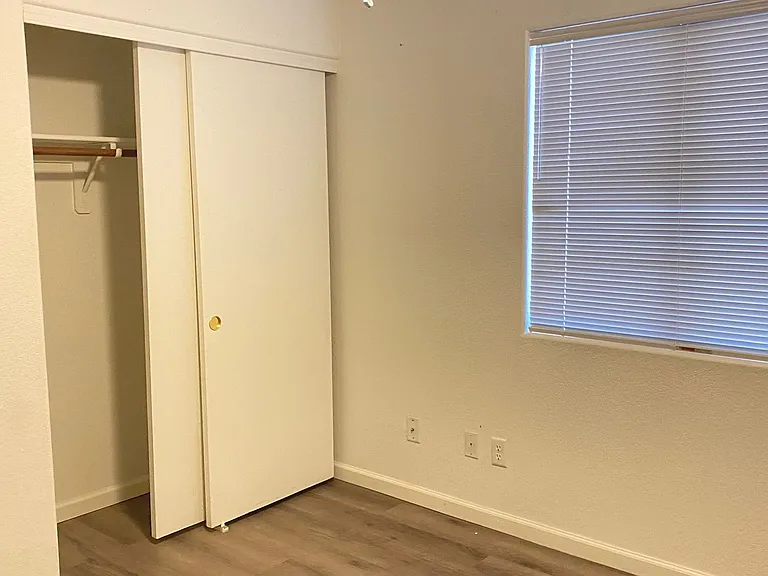 1619 W Bitter Orange St — Photo 13