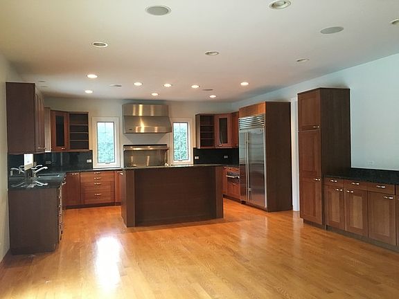 5th image of 1679 Hertel Ln