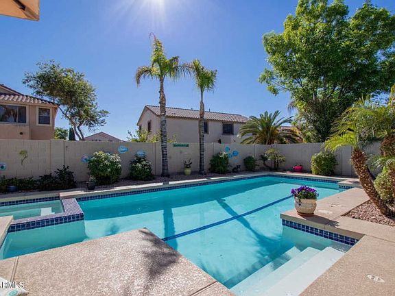 4th image of 2933 E Winged Foot Dr