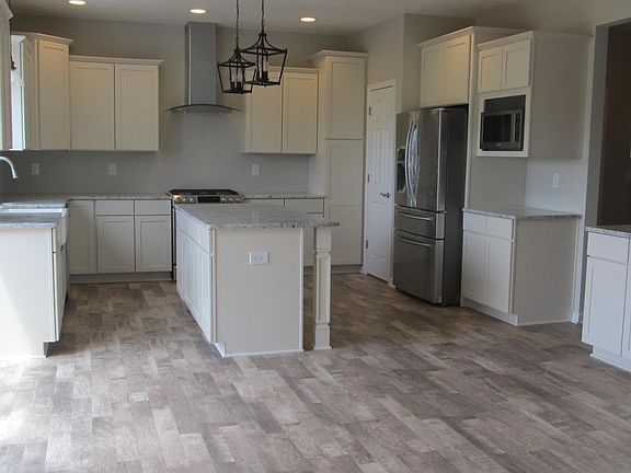 4th image of 2490 Knollridge Ln