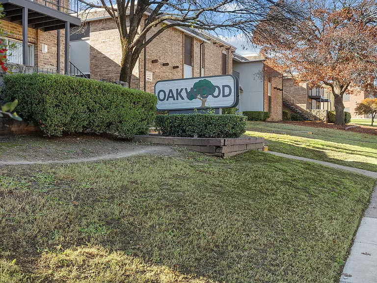 Oakwood — Photo 28