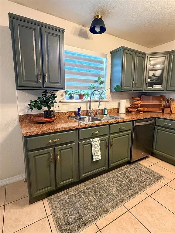 2 bed, 1.0 bath, 1505 sqft, $1,900 — Photo 4