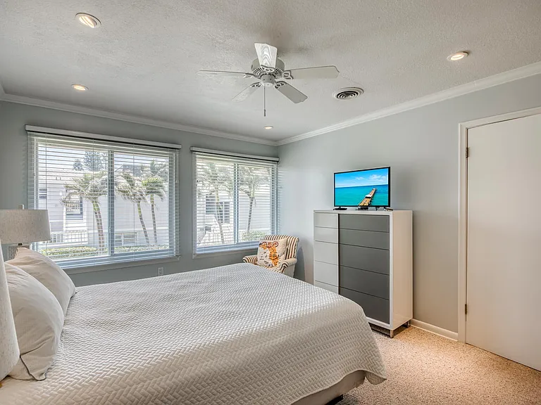 1501 NE Ocean Blvd #8 — Photo 19