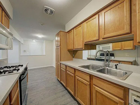 44453 Savery Dr Unit 129, Canton, MI 48187