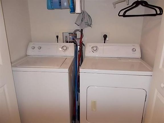 5th image of 360 SE Rogers Ct #360
