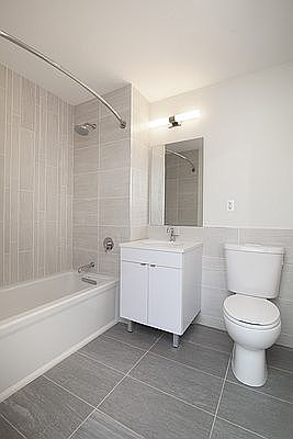 5th image of 2519 43rd Ave #604