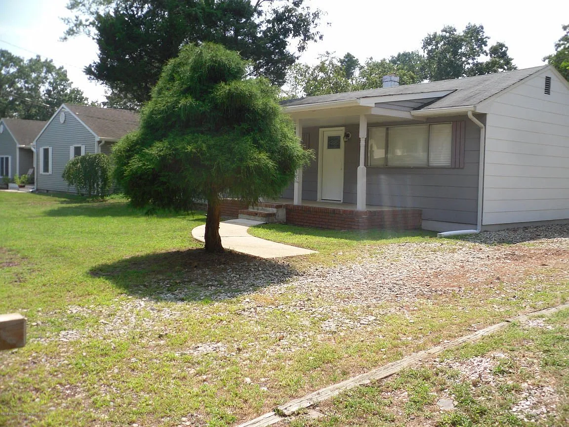 23 Blake Dr photo 1