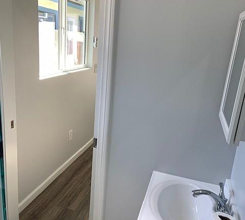 5th image of 11301 Miranda St #2