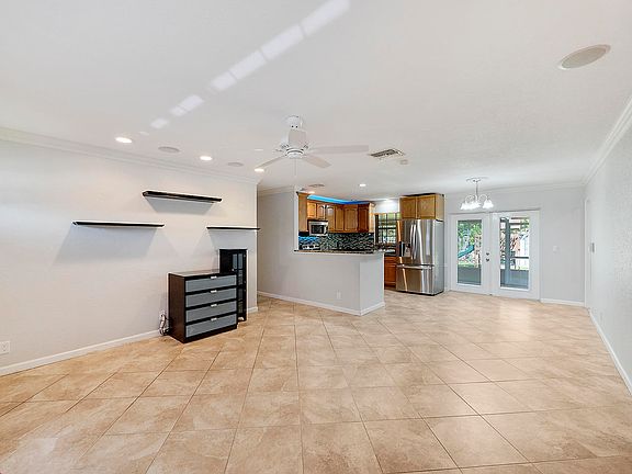 3rd image of 3373 Palomino Dr