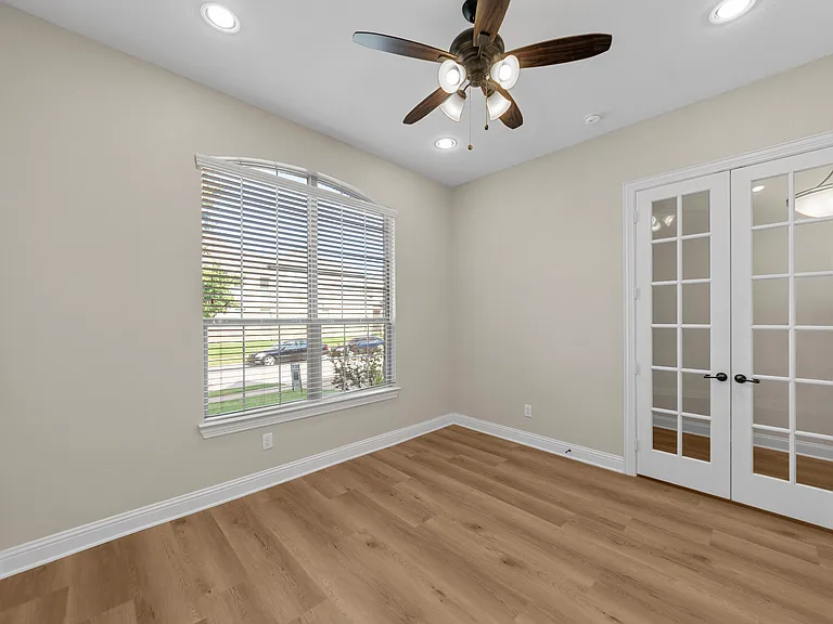 1213 Lewiston Dr — Photo 8