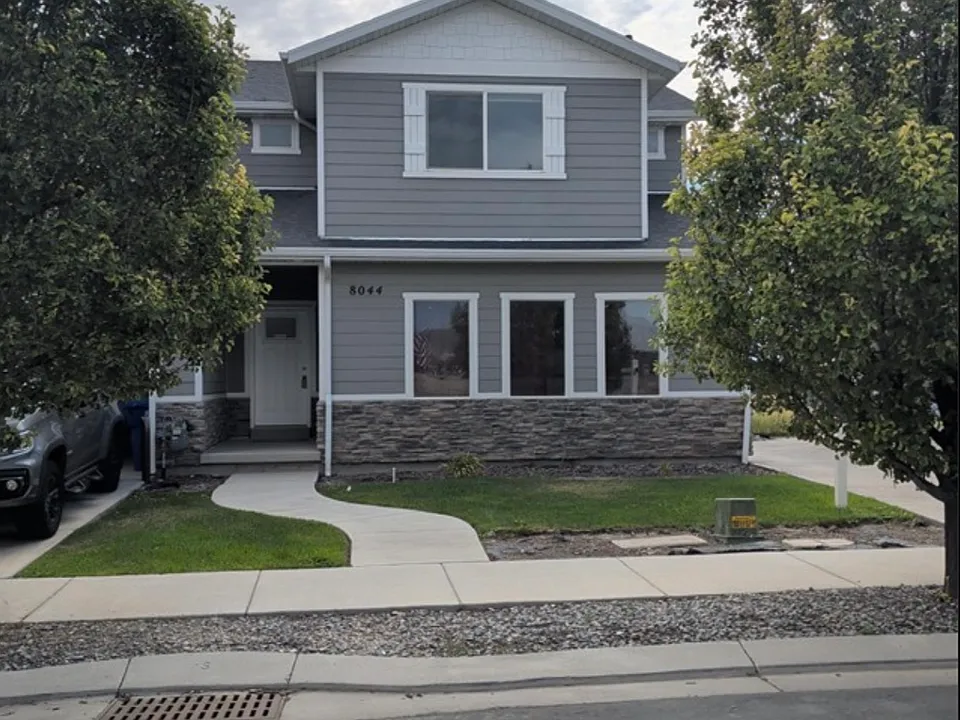 8044 N Clydesdale Dr