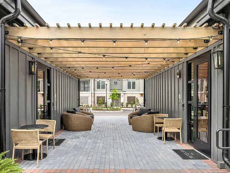 The Henslow Daniel Island Apartments & Townhomes — Photo 57