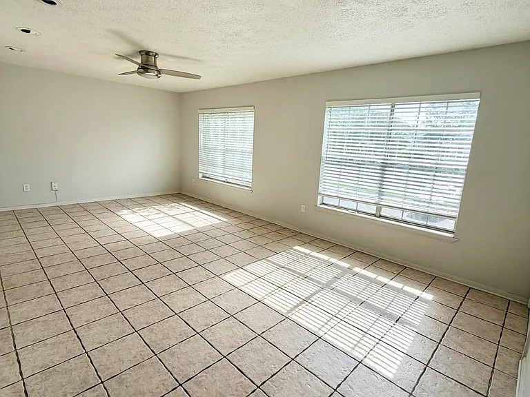 5343 Hansel Ave #F4 — Photo 11