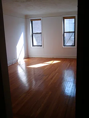 Rented by Aidonis Realty | media 5