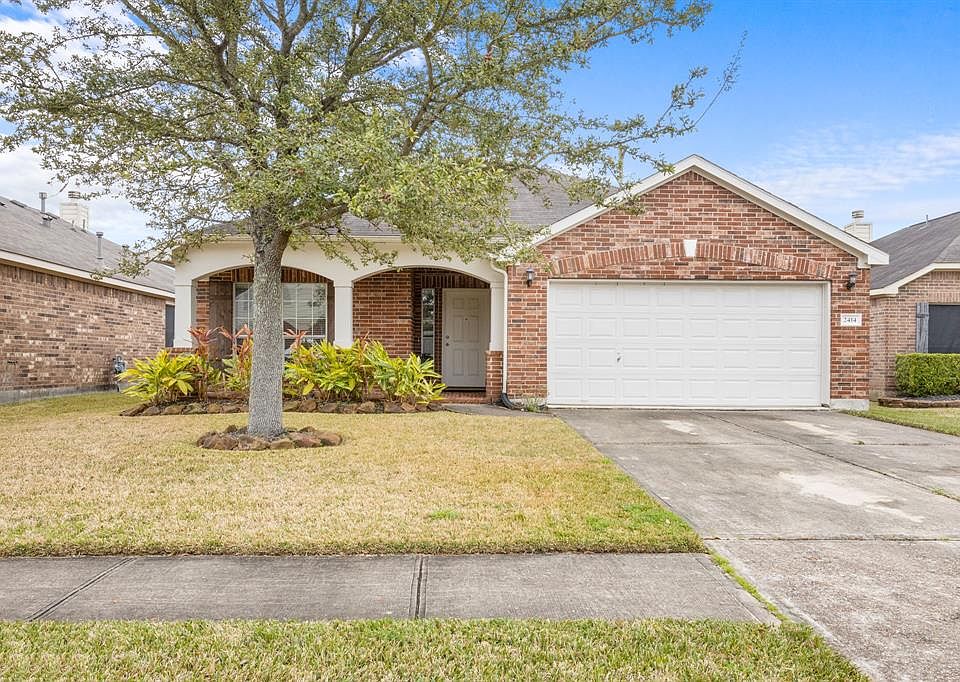 1st image of 2414 Comal Dr