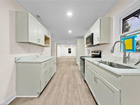 4th image of 218 Palmer St NW