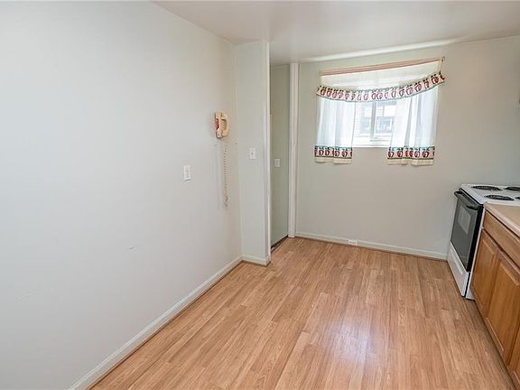 3rd image of 6448 Lockhaven Dr