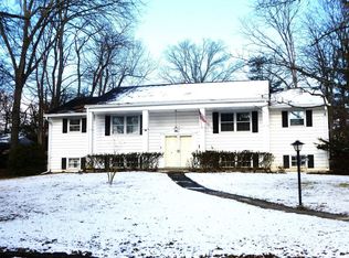 27 Seaman Rd, Poughkeepsie, NY 12601