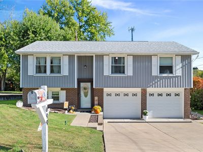 699 Regency Dr, Pittsburgh, PA, 15239