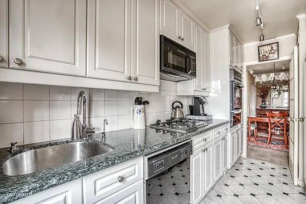 Sold by Corcoran | media 22