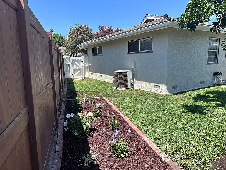 230 Stevens Ave — Photo 40