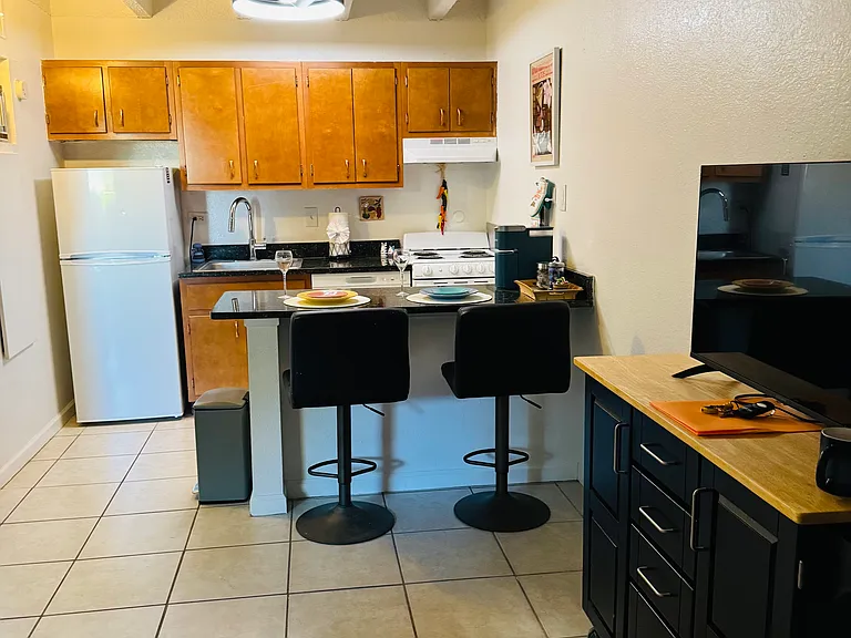 1100 Alvarado Dr SE — Photo 6