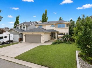 116 E Sun Harbour Way SE, Calgary, AB T2X 3C2