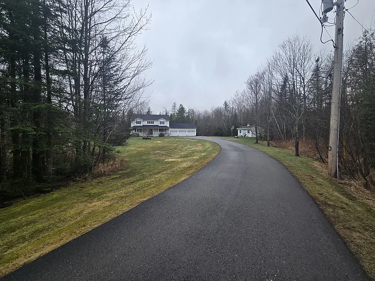32 Patterson Rd — Photo 2