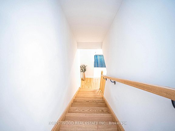 5th image of 53 Humberstone Dr