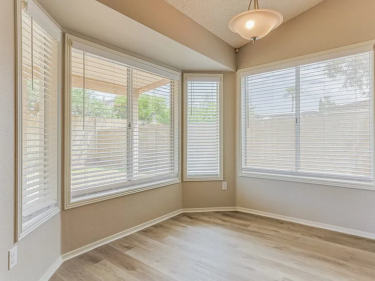 4526 E Towne Ln — Photo 8