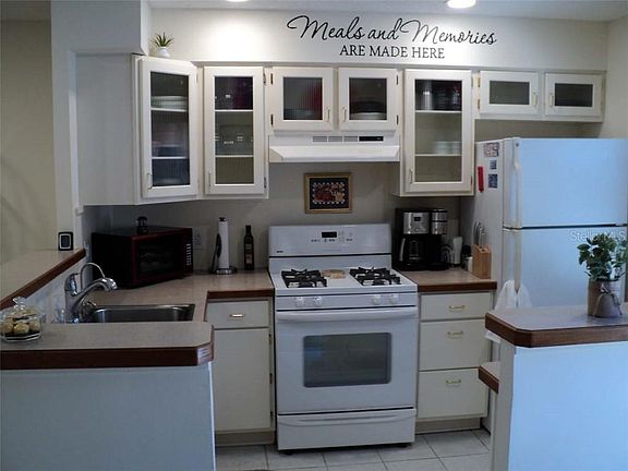 5th image of 1432 Arrowhead Cir W #16-B