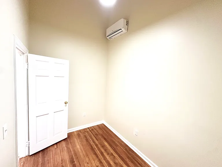 105 Bank St #4A — Photo 9