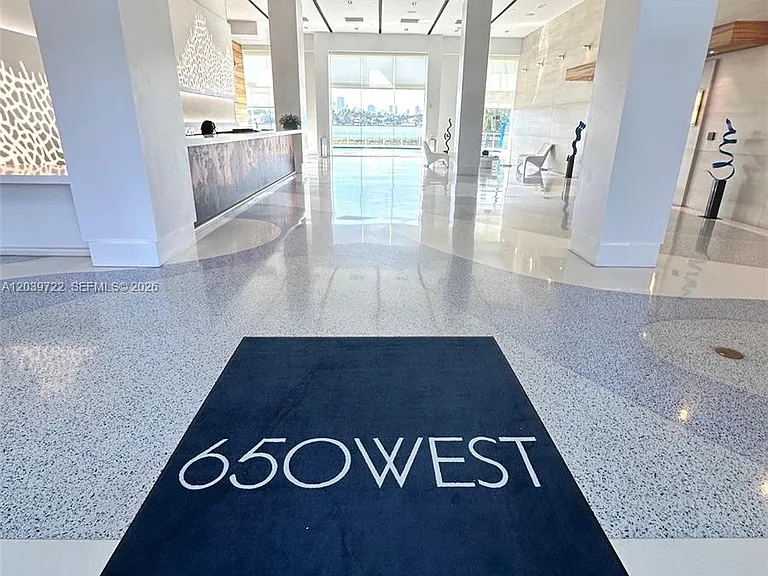 650 West Ave #403 — Photo 2