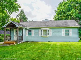 8294 Davison Rd, Davison, MI 48423