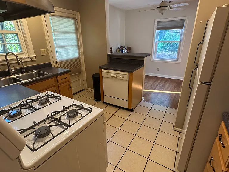 662 Medlock Rd — Photo 7