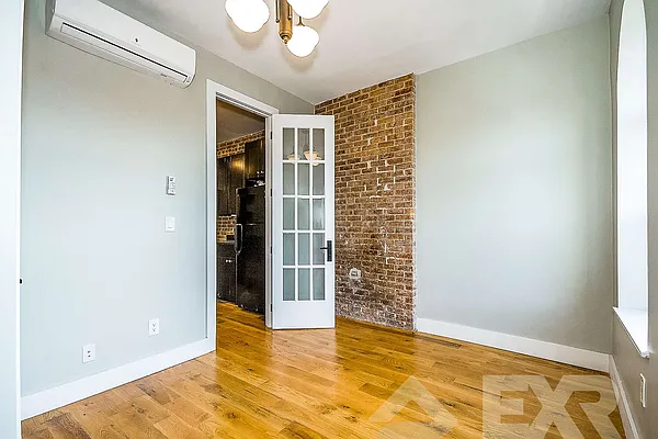 Rented by EXR | media 35