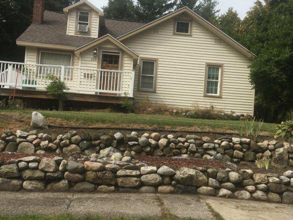 1st image of 304 Scott St