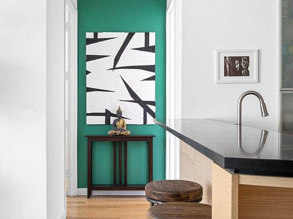 5th image of 325 5th Ave APT 18G