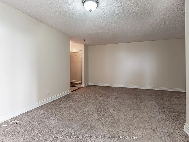 88 Corporate Dr #1714 — Photo 11