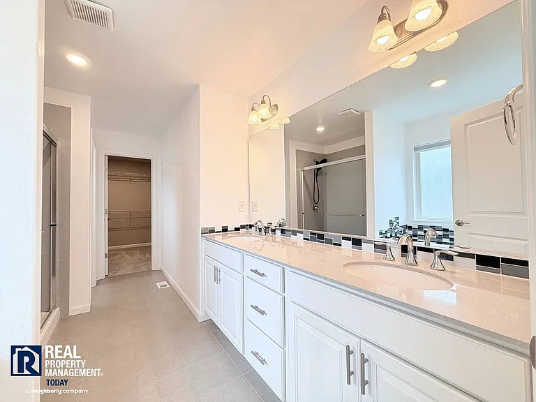 15329 SE 278th St — Photo 16