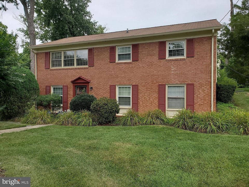 1st image of 6425 Carriage Dr