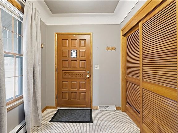 3rd image of 3812 Kingman Blvd