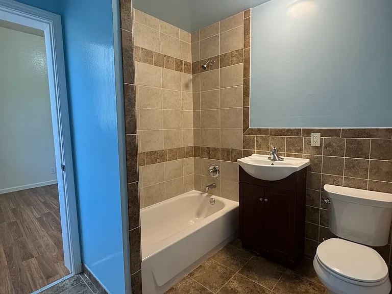 1501 Larkin St — Photo 17
