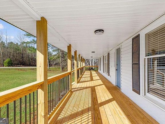 4th image of 616 Wells Rd